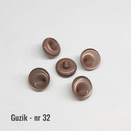 Guzik nr 32