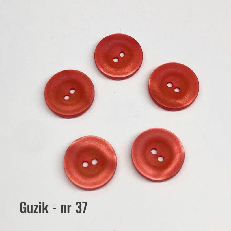 Guzik nr 37